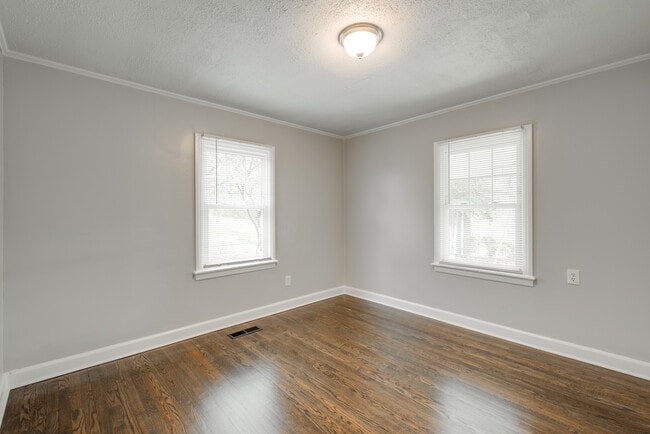 Building Photo - 1503 Ely Rd