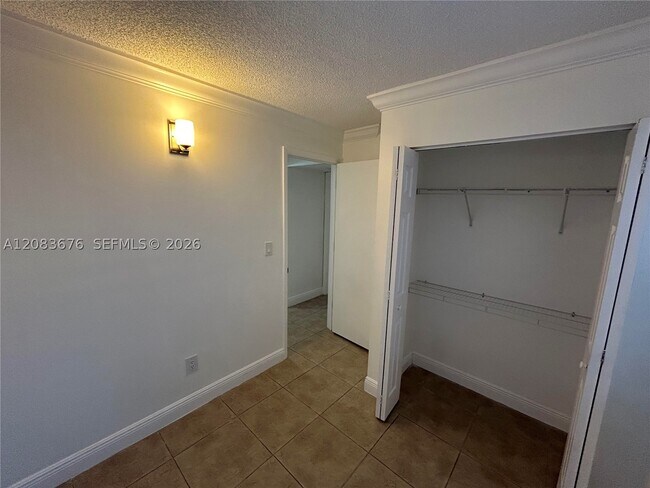 Building Photo - 3410 Foxcroft Rd