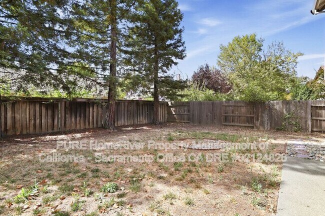 Building Photo - 2224 Glacier Dr