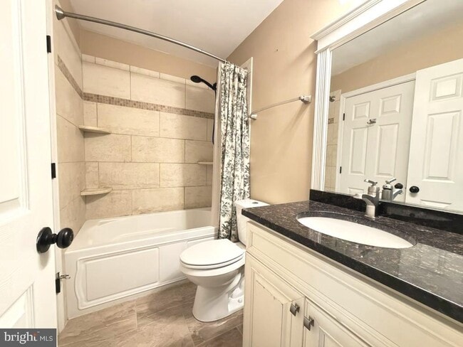 Building Photo - 249 Edge Creek Ln