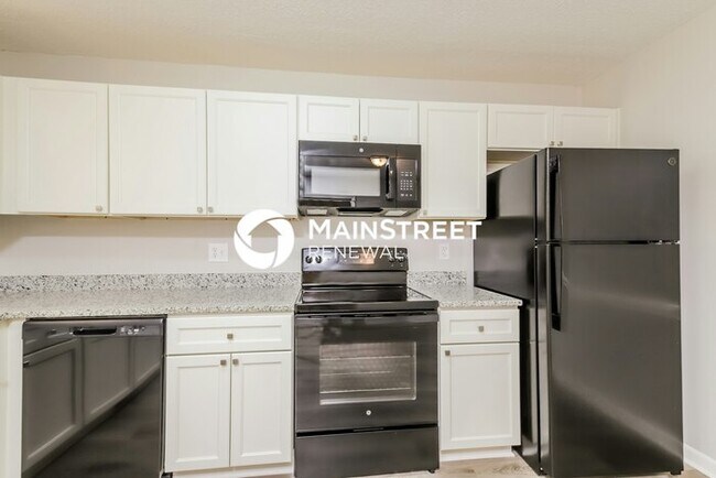 Building Photo - 3 Bedroom Pet-Friendly Home in HIGH POINT,...