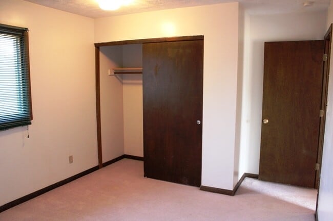 Building Photo - $300 OFF OCTOBER RENT! Spacious home in Ea...