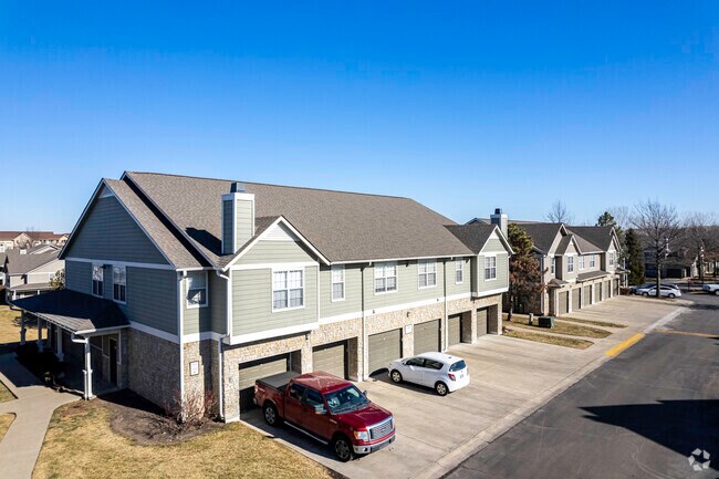 Building Photo - Sandstone Creek