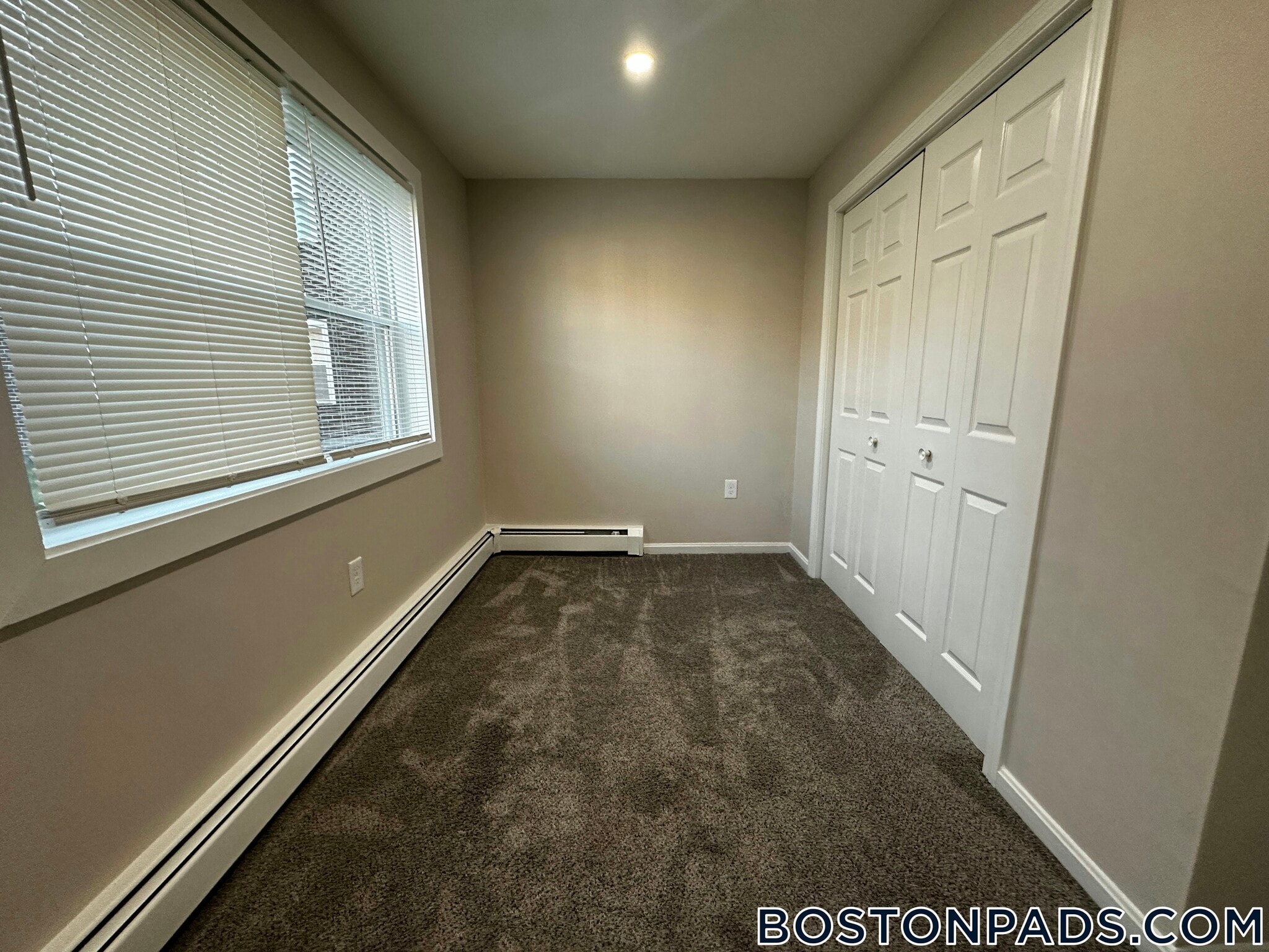 Building Photo - 15 Kenmar Dr