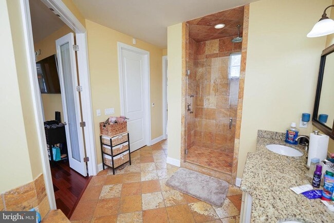 Building Photo - 12321 Vista Way