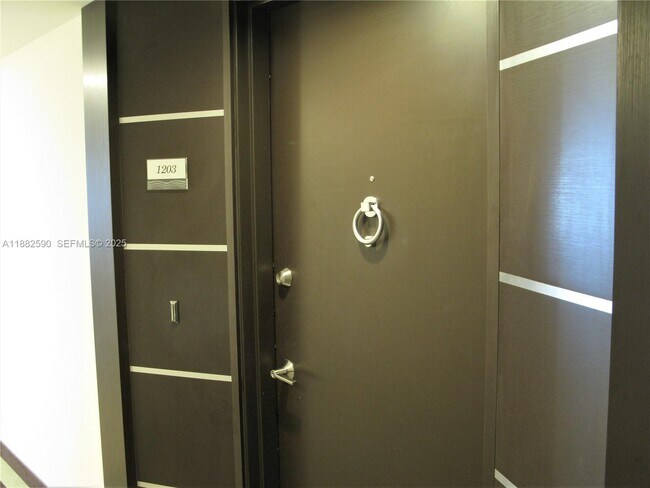 Building Photo - 5701 Collins Ave