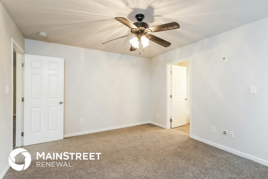 Building Photo - 5011 Cronin Dr