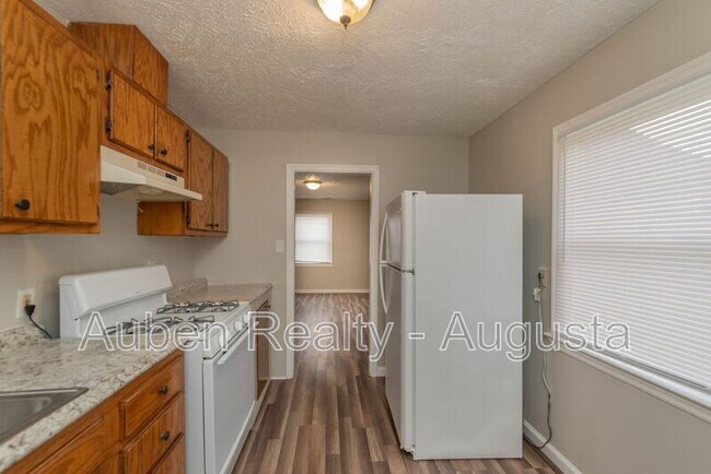 Building Photo - 821 Forsythe St