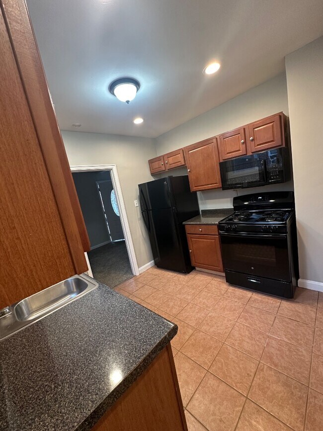 Building Photo - 6044 Mayflower Ave