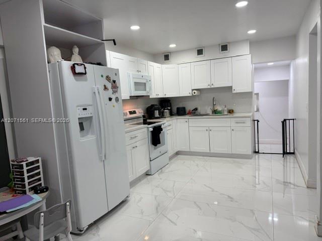 Building Photo - 846 W 32nd St