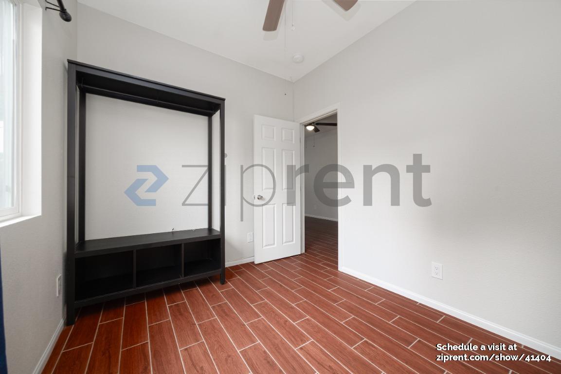 Building Photo - 1310 Breeze St