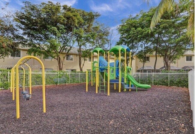 Building Photo - 2216 Ensenada Terrace