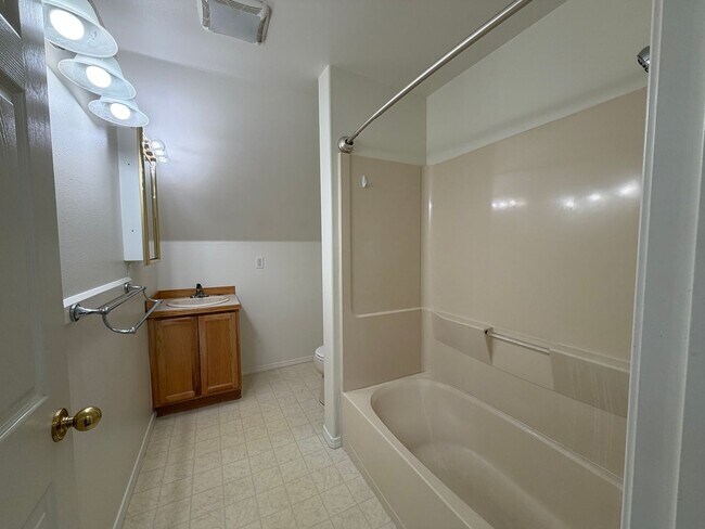 Building Photo - 2323 E 68th Ave