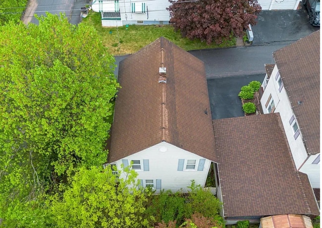 Building Photo - Large Newly Renovated 3 Bed/1 Bath Single ...