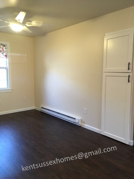 Dining area - 9765 Westville Rd