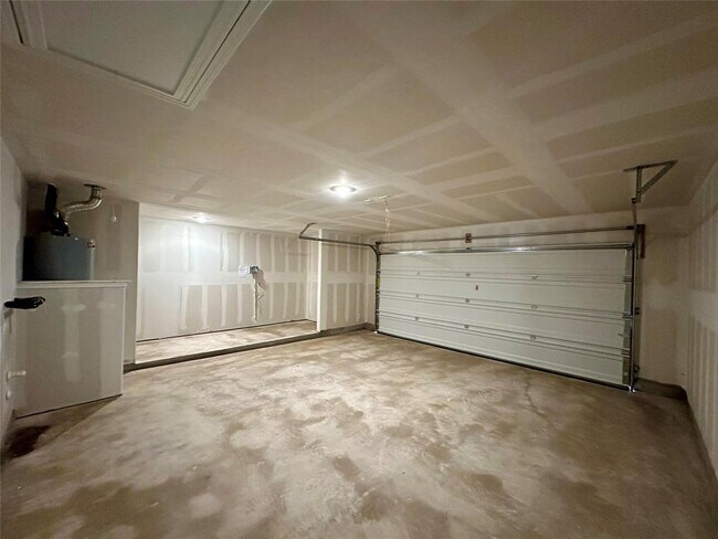 Building Photo - 160 Crawford