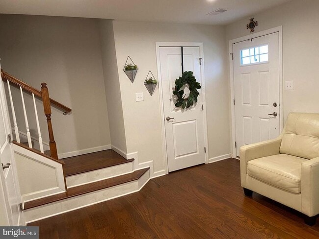 Building Photo - 261 Compass Dr