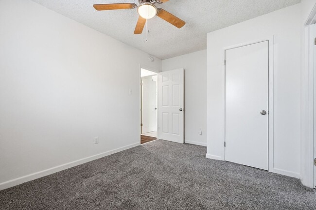 Building Photo - 3BR w/ IDEAL location near Hurlburt Field!!