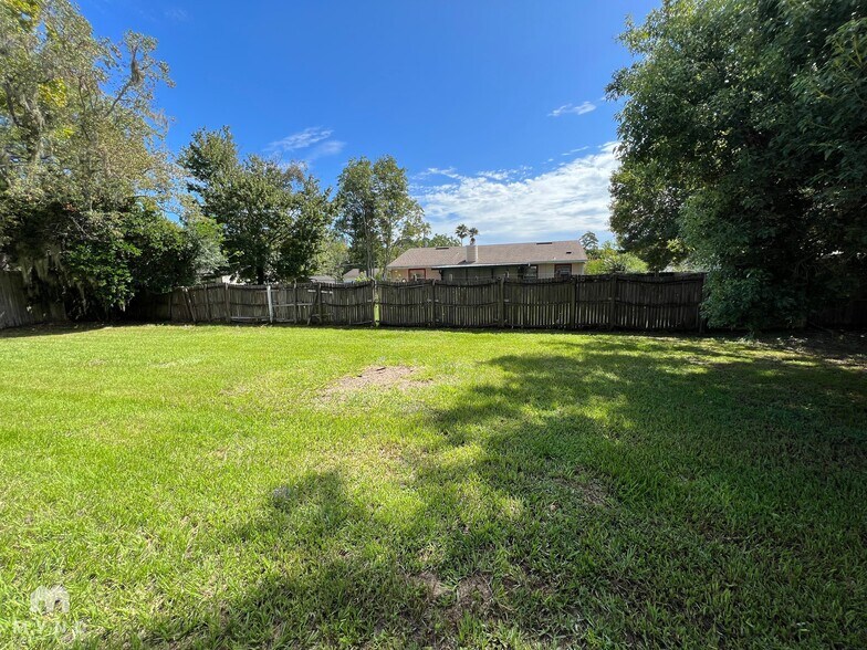 Building Photo - 10731 Appaloosa Dr