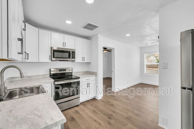 Building Photo - 300 W 100 N