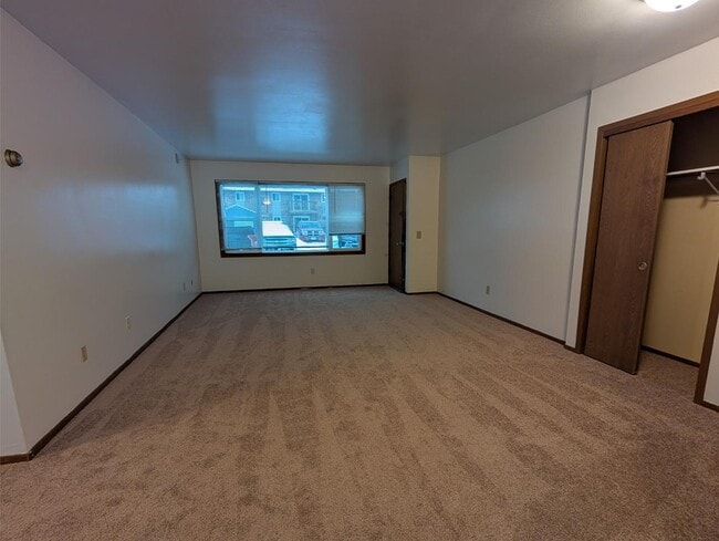 Building Photo - 1408 E Sunset Dr