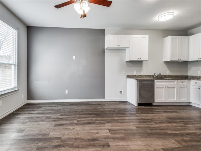 Building Photo - 1940 Melrose St