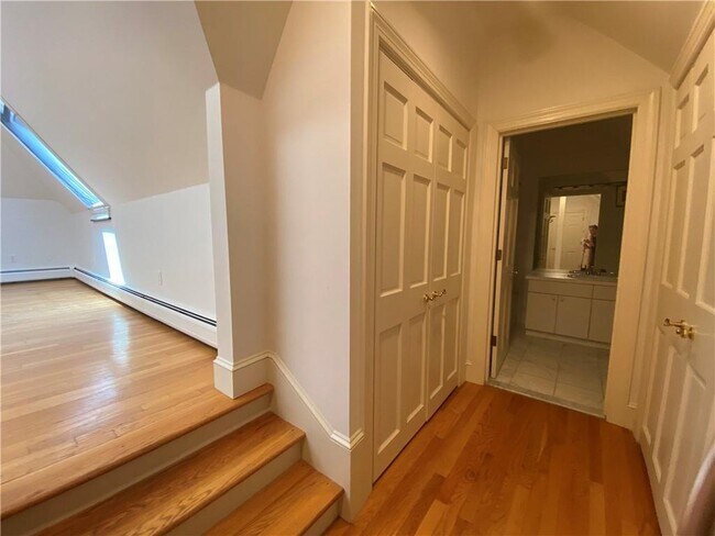 Building Photo - 61 Ledge Rd