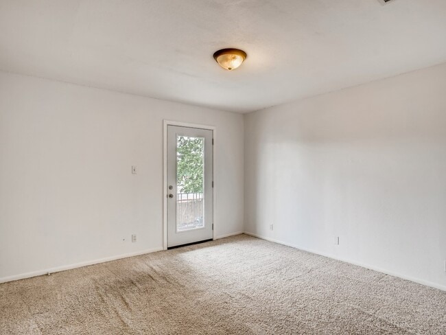 Building Photo - 7914 Mullen Dr