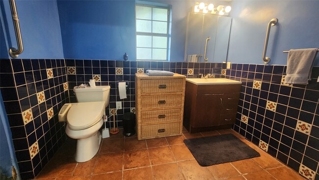 Building Photo - 2317 Southgate Blvd