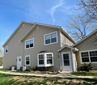 Building Photo - 624 N Lake Shore Dr