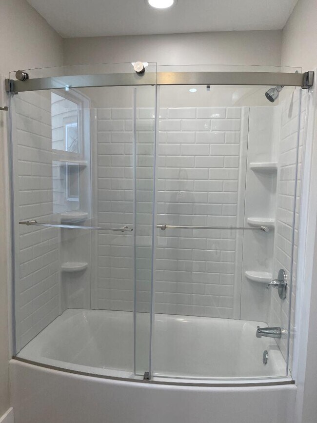 Building Photo - 2260 S 10th St W