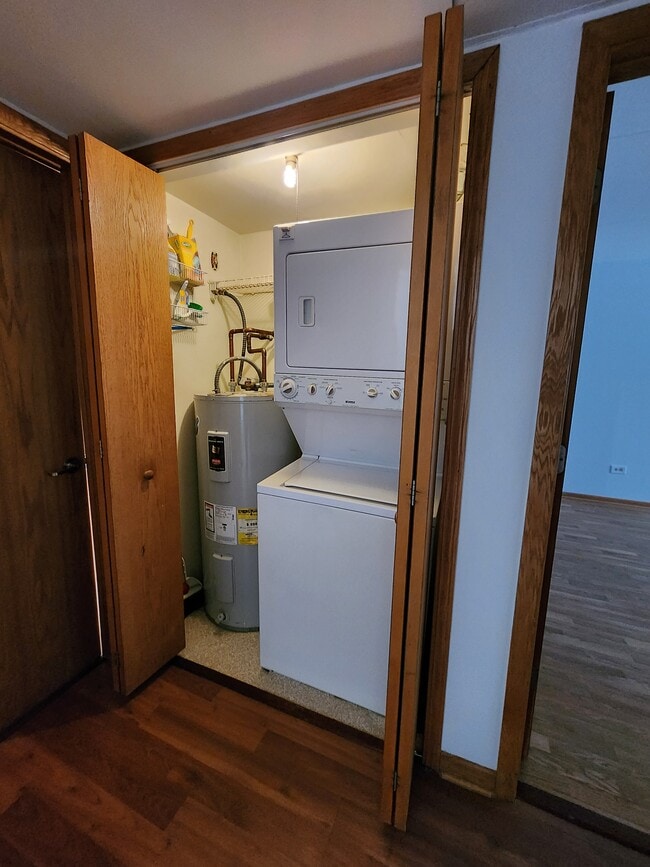 Building Photo - 5231 James Ln