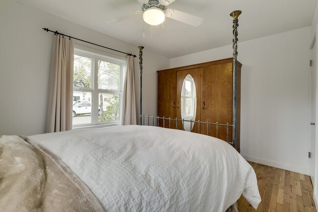 Building Photo - 5005 NE Mason Ct