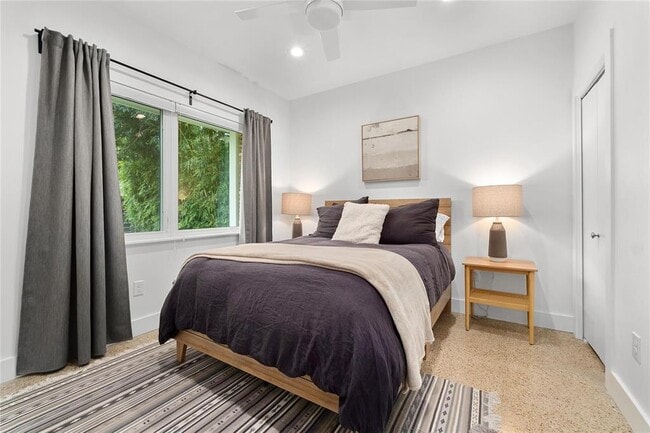 Building Photo - 1806 Garden St