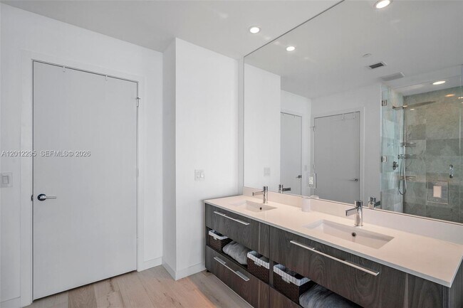 Building Photo - 480 NE 31st St