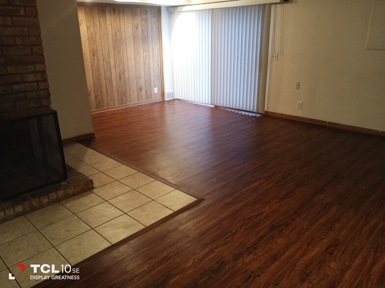 Primary Photo - 4377 Doncaster Dr
