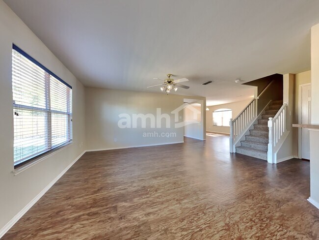 Building Photo - 700 Liberty Ln