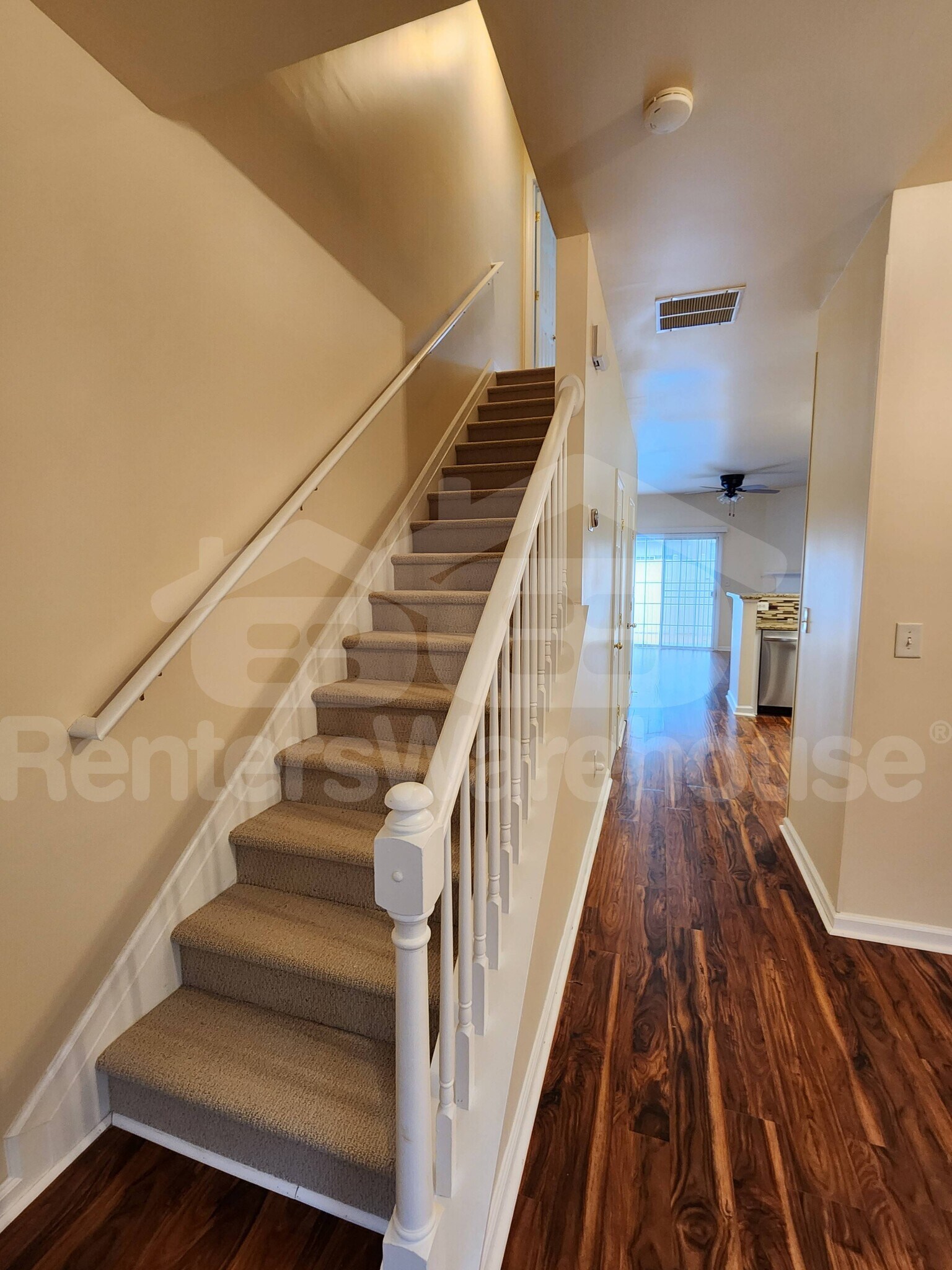 Building Photo - 1618 Cove Creek Cir