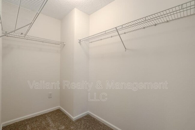 Building Photo - 608 Birchbark Trail