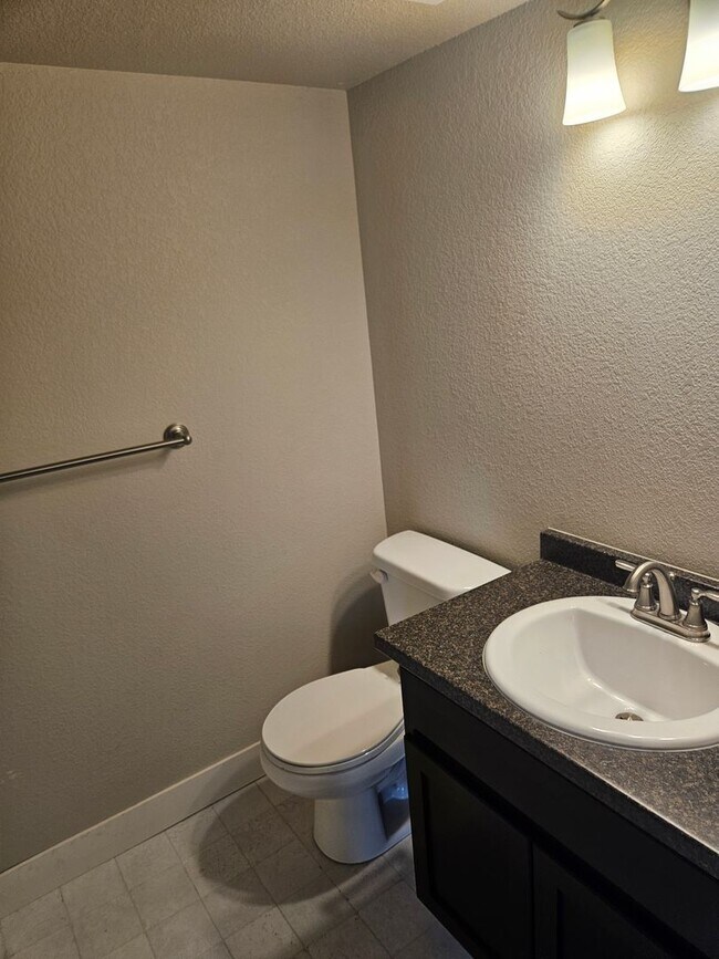 Building Photo - New  4 Bedroom Home in Johnstown