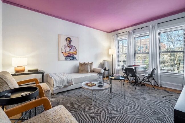 Primary Photo - 3538 N Racine Ave