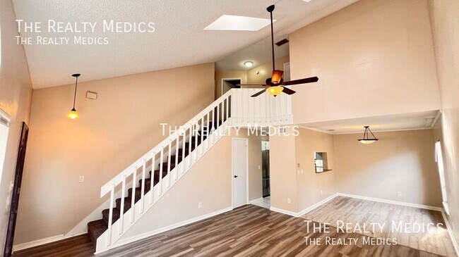 Building Photo - 10207 Comfort Cir