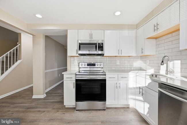 Building Photo - 14602 King Lear Ct