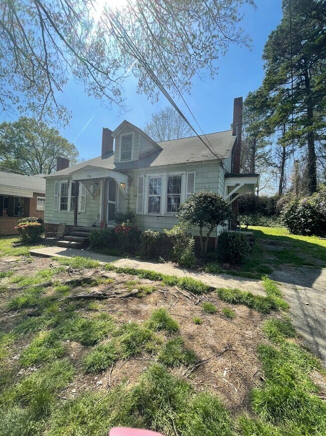 Primary Photo - 1BR near UNC-G Available