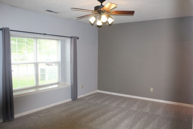 Building Photo - Beautiful Ranch Home in Avon!