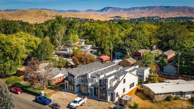 Building Photo - 2104 N 35th St