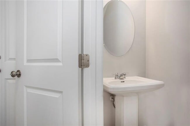 Building Photo - 1961 James Red Moore Blvd