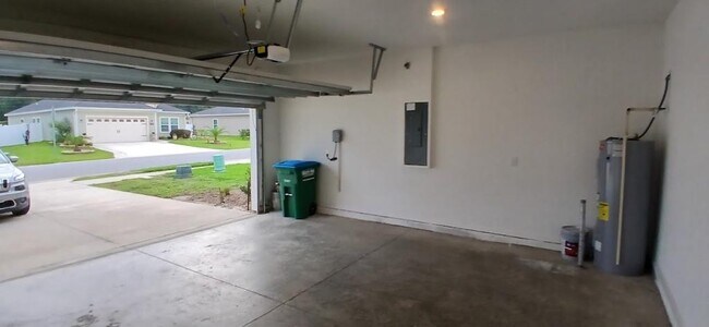 Building Photo - 7898 SW 74th Lp