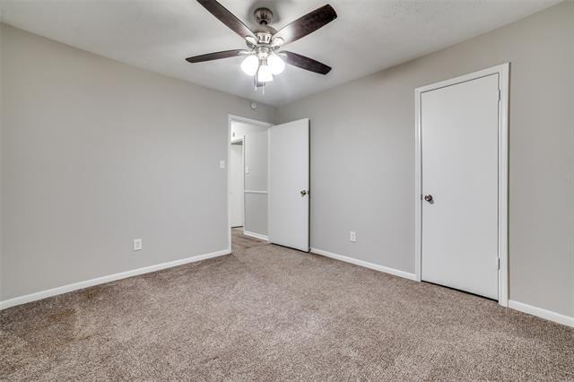 Building Photo - 631 Mosswood Dr