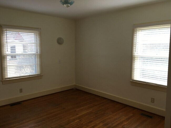 Building Photo - 603 S McNair St
